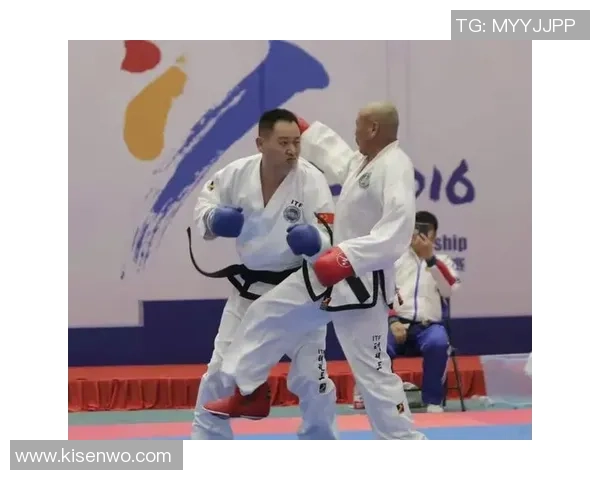 北京足球队的成长历程与奋斗精神的真实记录与反思